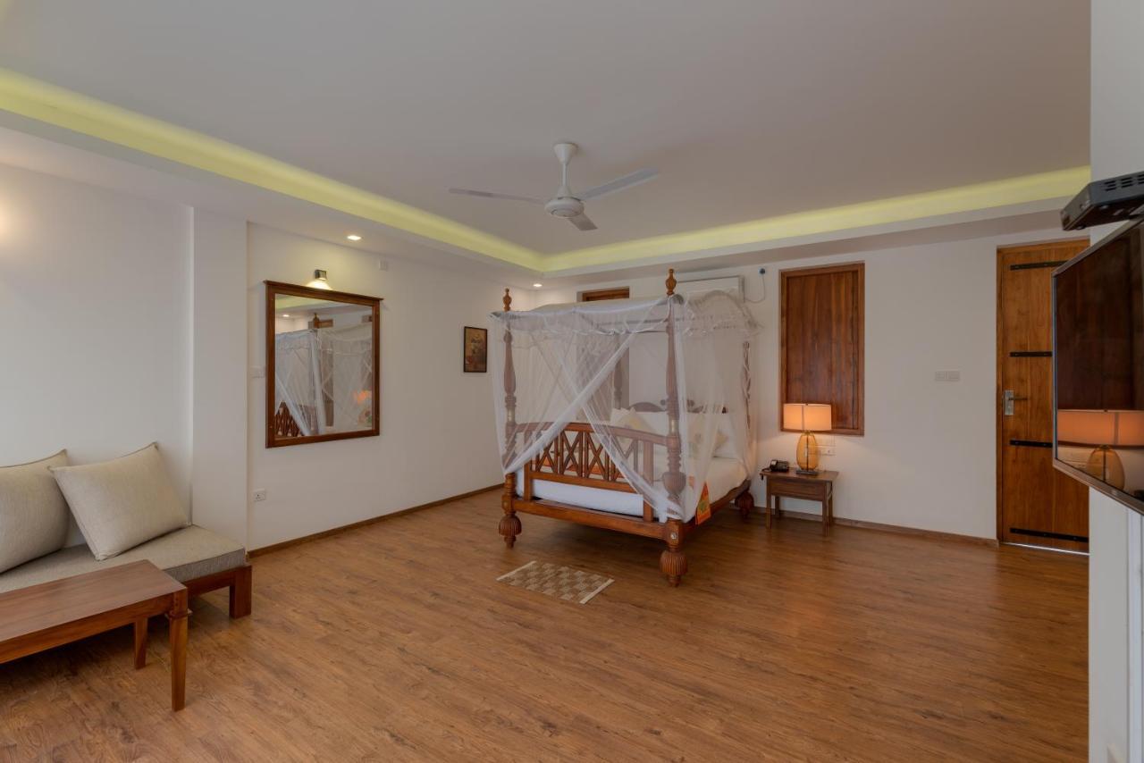 Tara Watergate Hotel Tissamaharama Luaran gambar