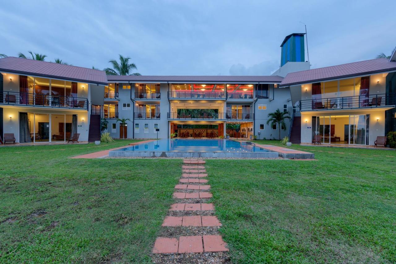 Tara Watergate Hotel Tissamaharama Luaran gambar
