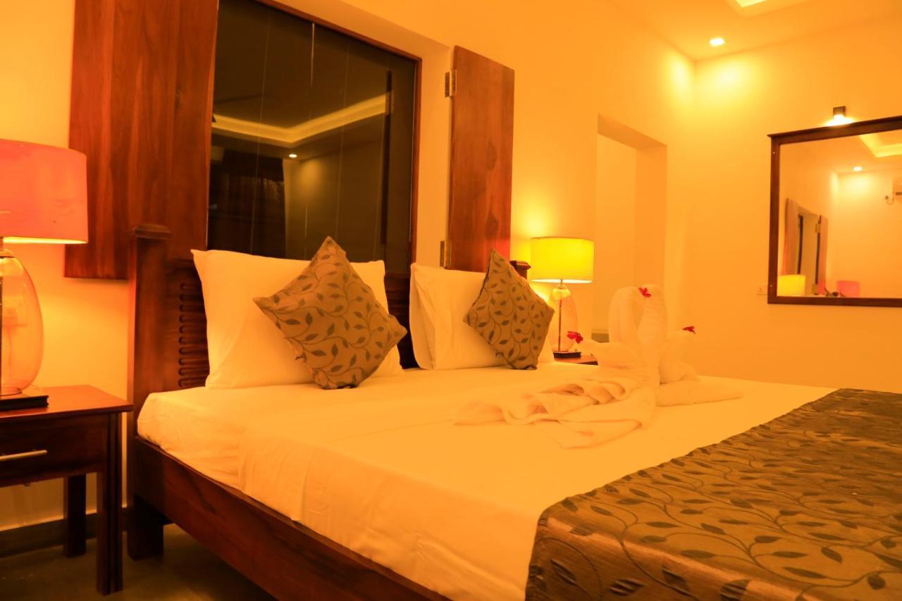 Tara Watergate Hotel Tissamaharama Luaran gambar