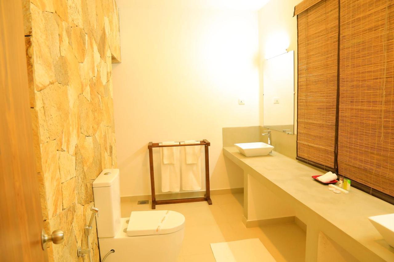 Tara Watergate Hotel Tissamaharama Luaran gambar