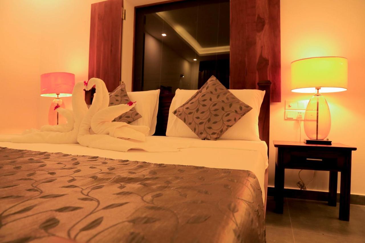 Tara Watergate Hotel Tissamaharama Luaran gambar